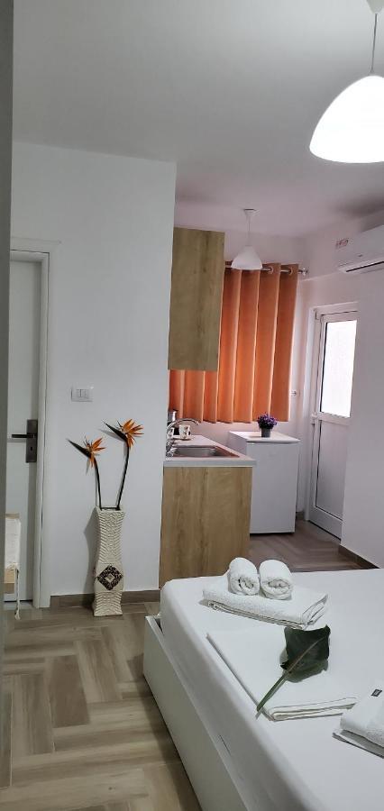 The Hill Apartment Sarandë Buitenkant foto