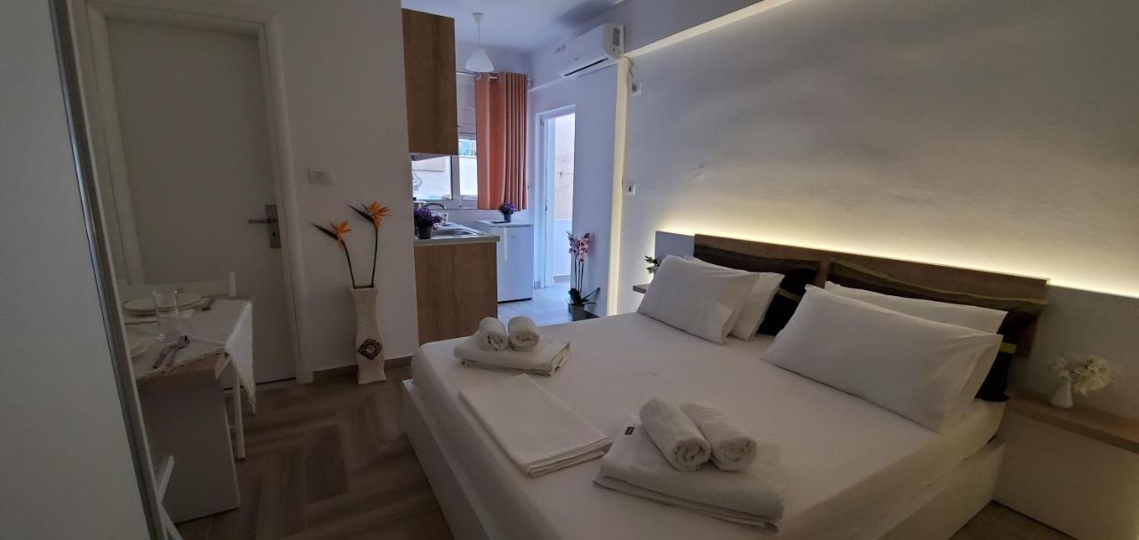 The Hill Apartment Sarandë Buitenkant foto